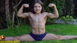 Hercules child have a six pack