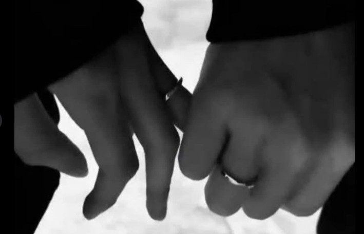 8 Signs He/She Is Slowly Losing Feelings 8 signs he she is slowly losing feelings